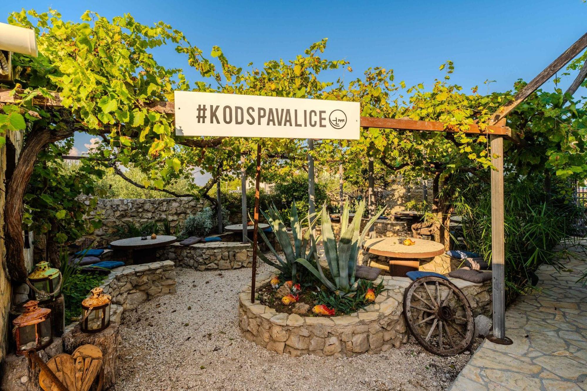 Guesthouse Kod Spavalice Vir Exteriör bild